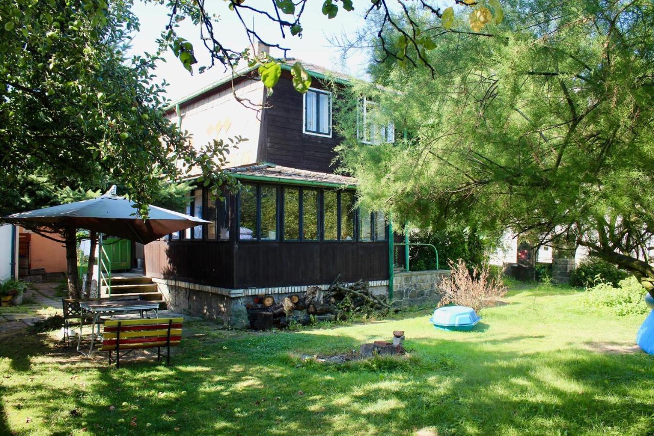 Old Summer House With Renovated Bathroom 프라하 외부 사진